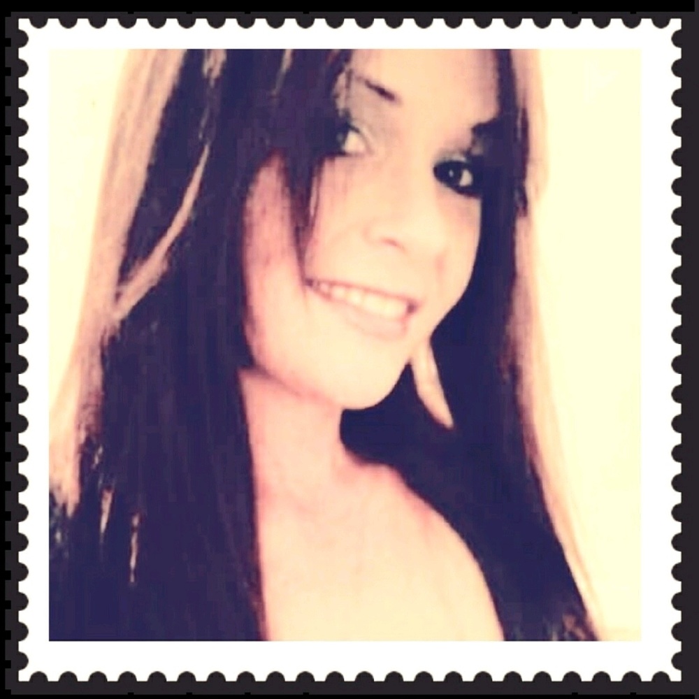 Meet your Posher, Angela